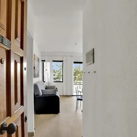 212 Elegant, Renovated, Confortable Appartement