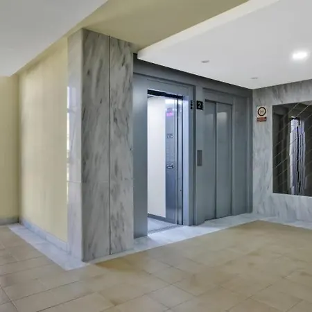 212 Elegant, Renovated, Confortable Appartement