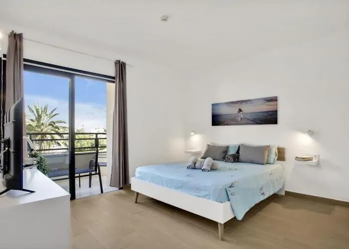 212 Elegant, Renovated, Confortable