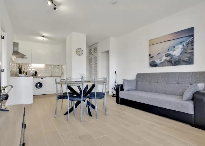 Apartamento 212 Elegant, Renovated, Confortable *
